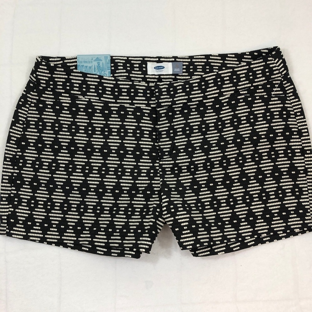 NWT Old Navy Diamond Patterned Festival Shorts